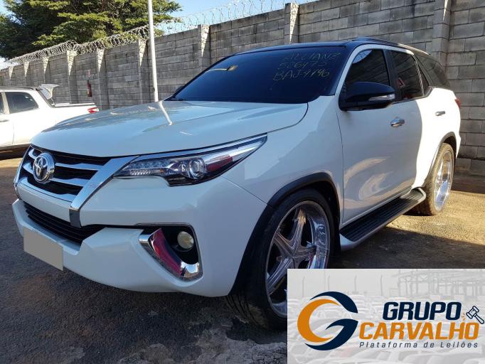 TOYOTA HILUX SW4 16/16
