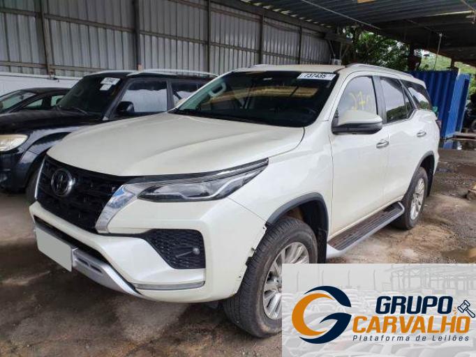 TOYOTA HILUX SW4 21/21 TOYOTA HILUX SW4 21/21