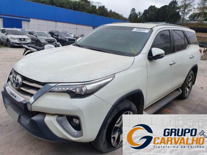 TOYOTA HILUX SW4 19/19