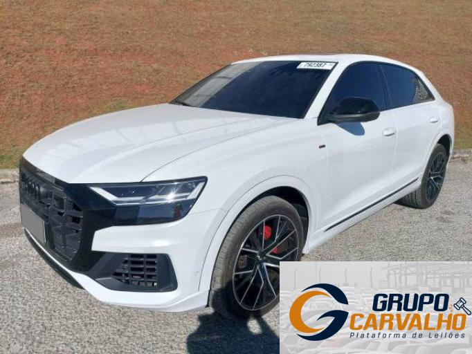 AUDI Q8 20/20