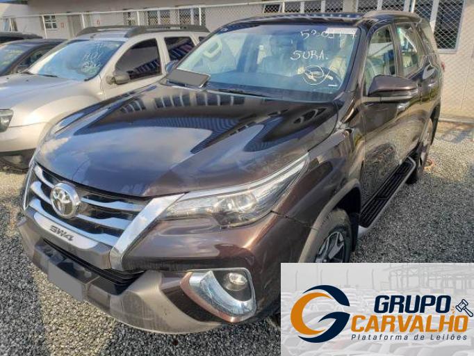 TOYOTA HILUX SW4 19/20 TOYOTA HILUX SW4 19/20