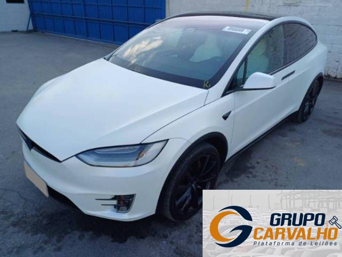 TESLA MODEL X 18/18