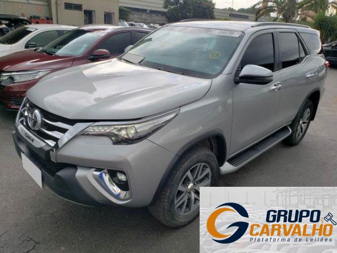 TOYOTA HILUX SW4 19/19